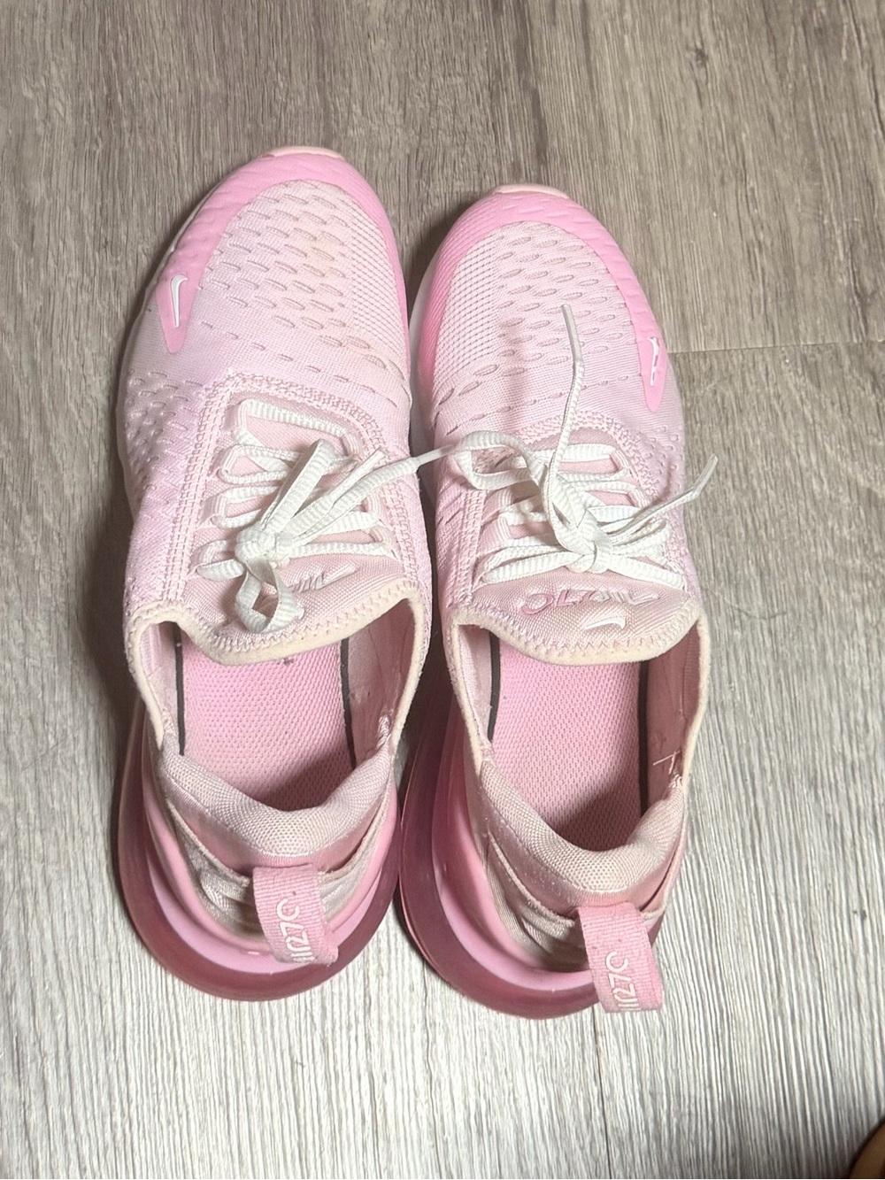 Nike air 270- pink.